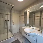 Gina - Apartmenthaus Im Zentrum Von 3* 크베들린부르크