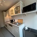 Gina - Apartmenthaus Im Zentrum Von 아파트호텔 3*