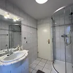 Gina - Apartmenthaus Im Zentrum Von 3* 크베들린부르크