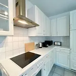 Gina - Apartmenthaus Im Zentrum Von 3* 크베들린부르크