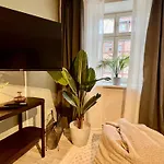 Gina - Apartmenthaus Im Zentrum Von 3*