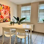 Gina - Apartmenthaus Im Zentrum Von 3* 크베들린부르크