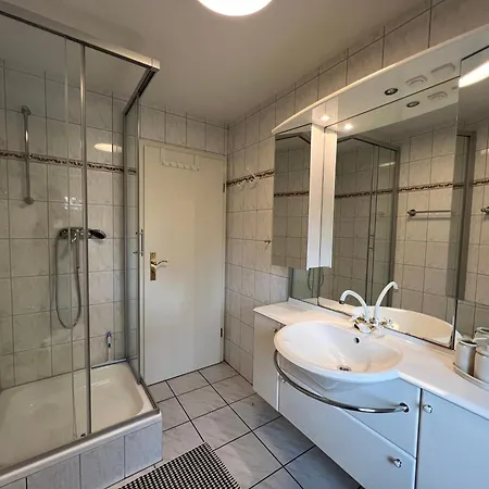 Gina - Apartmenthaus Im Zentrum Von 4* クヴェードリンブルク