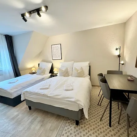 Gina - Apartmenthaus Im Zentrum Von アパートホテル 4*