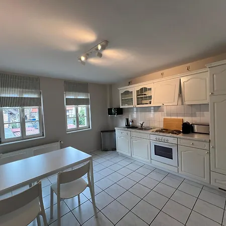 Gina - Apartmenthaus Im Zentrum Von アパートホテル クヴェードリンブルク