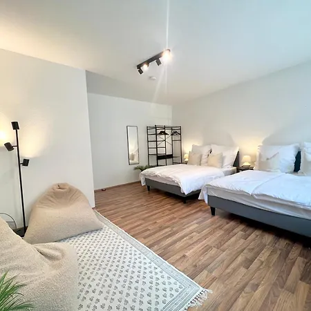 アパートホテル Gina - Apartmenthaus Im Zentrum Von クヴェードリンブルク