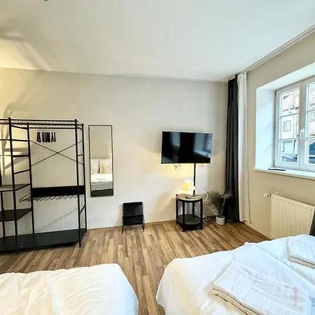 Gina - Apartmenthaus Im Zentrum Von アパートホテル クヴェードリンブルク